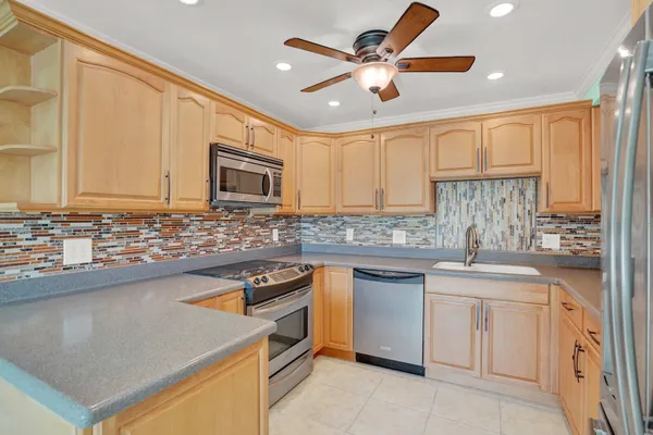 Property Slideshow image 3 of 10 | 310 wellington m # 310, West Palm Beach, FL, 33417