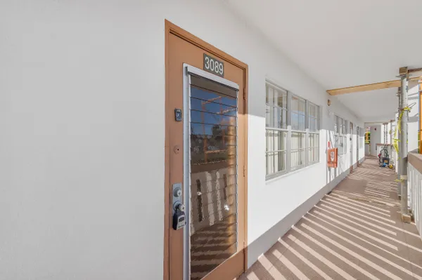 Property Slideshow image 3 of 39 | 3089 cornwall e, Boca Raton, FL, 33434