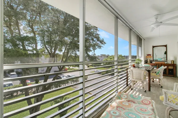 Property Slideshow image 2 of 21 | 2721 garden dr 309, Lake Worth, FL, 33461