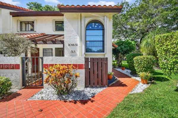 Property Slideshow image 2 of 69 | 10631 ocean palm way 202, Boynton Beach, FL, 33437