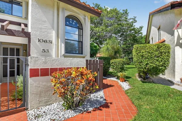 Property Slideshow image 3 of 69 | 10631 ocean palm way 202, Boynton Beach, FL, 33437