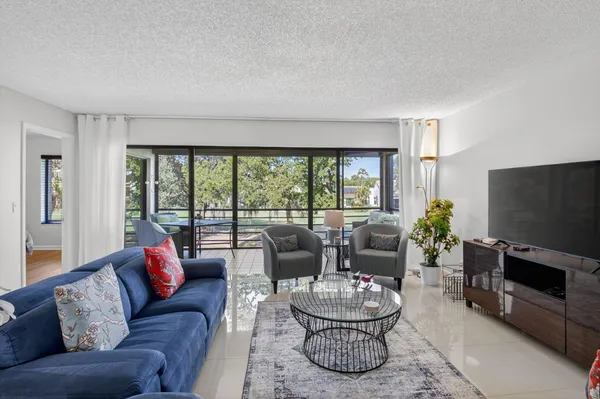 Property Slideshow image 3 of 35 | 5673 fairway park dr apt 202, Boynton Beach, FL, 33437