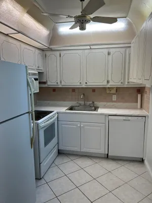 Property Slideshow image 3 of 18 | 66 windsor d d, West Palm Beach, FL, 33417