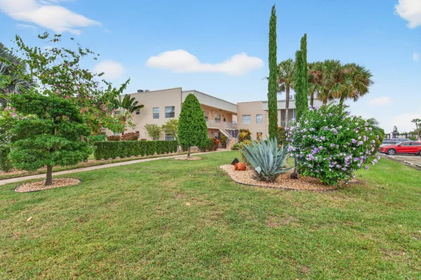 Property Slideshow image 2 of 57 | 293 normandy g ', Delray Beach, FL, 33484