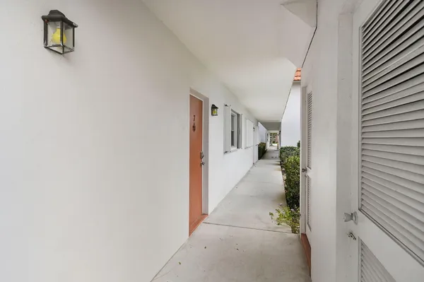 Property Slideshow image 2 of 38 | 2600 se ocean blvd s7, Stuart, FL, 34996