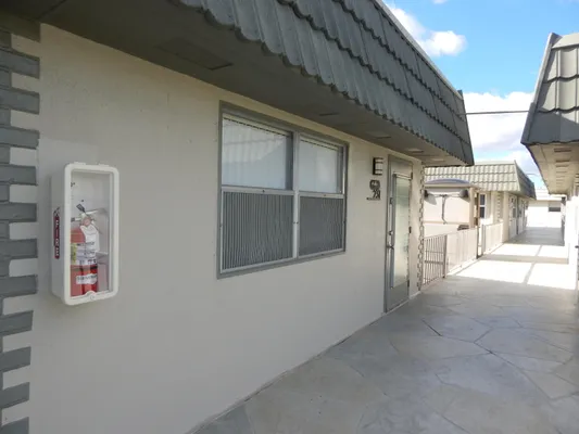 Property Slideshow image 2 of 17 | 231 flanders e unit e, Delray Beach, FL, 33484