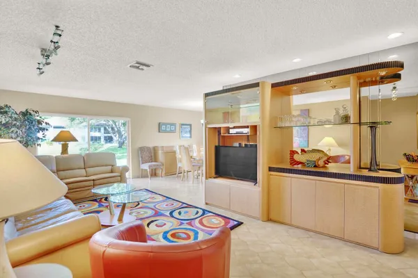 Property Slideshow image 3 of 24 | 5810 princess palm ct b, Delray Beach, FL, 33484