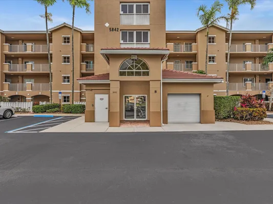 Property Slideshow image 3 of 37 | 5842 crystal shores dr apt 201, Boynton Beach, FL, 33437