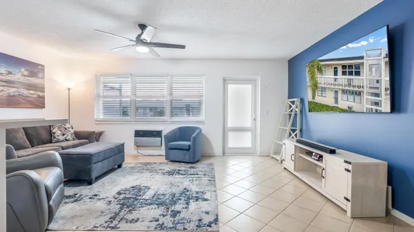 Property Slideshow image 3 of 22 | 77 markham d, Deerfield Beach, FL, 33442