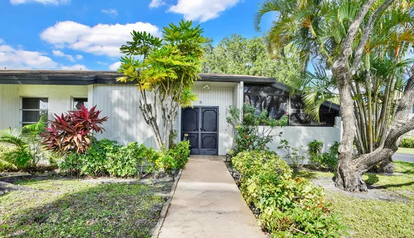 Property Slideshow image 2 of 24 | 5810 princess palm ct b, Delray Beach, FL, 33484