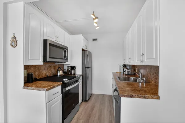 Property Slideshow image 3 of 45 | 4051 guildford c, Boca Raton, FL, 33434