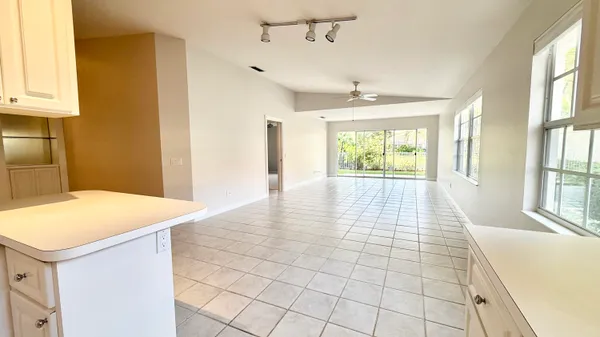 Property Slideshow image 3 of 54 | 7861 olympia dr, West Palm Beach, FL, 33411