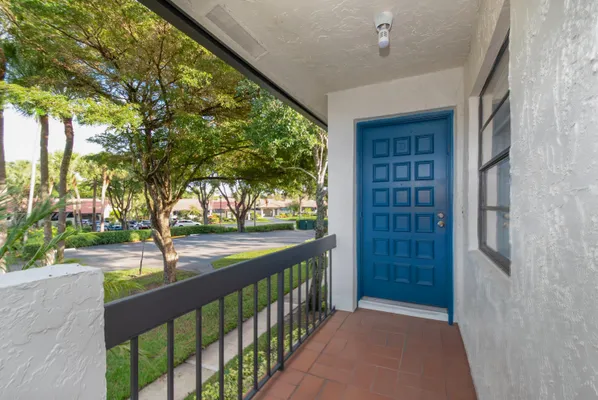 Property Slideshow image 3 of 29 | 21703 tall palm cir apt 5d, Boca Raton, FL, 33433