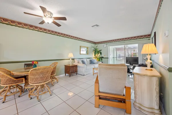 Property Slideshow image 3 of 19 | 2747 dudley dr a, West Palm Beach, FL, 33415