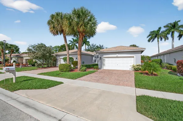 Property Slideshow image 3 of 100 | 10672 royal caribbean cir, Boynton Beach, FL, 33437