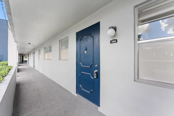 Property Slideshow image 2 of 30 | 7797 golf circle dr 104, Margate, FL, 33063