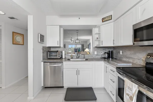 Property Slideshow image 3 of 64 | 6269 pointe regal cir apt 309, Delray Beach, FL, 33484