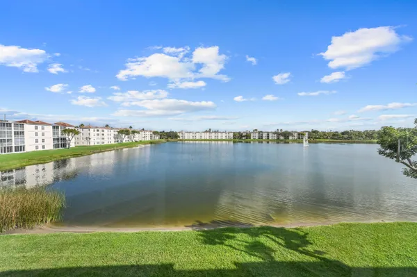 Property Slideshow image 2 of 105 | 14096 huntington pointe dr 305, Delray Beach, FL, 33484