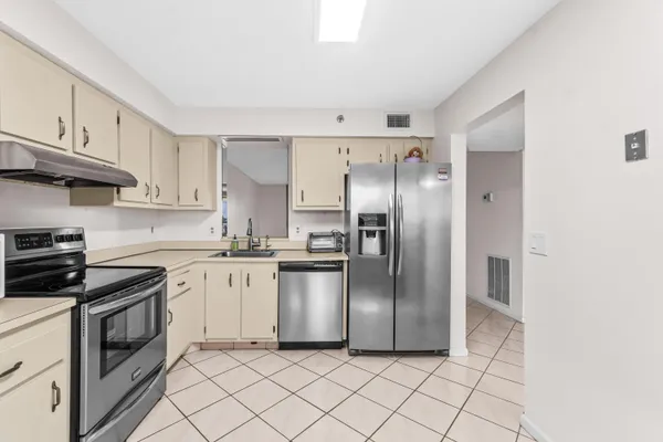 Property Slideshow image 3 of 28 | 14623 bonaire blvd apt 608, Delray Beach, FL, 33446