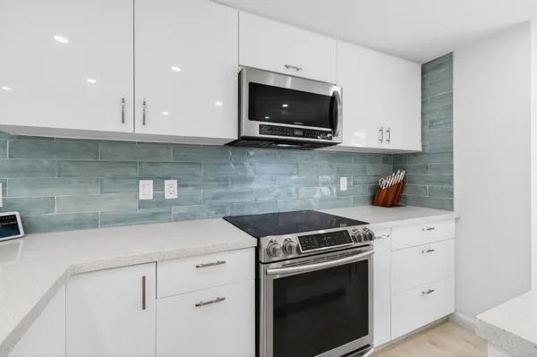 Property Slideshow image 3 of 92 | 15980 loch katrine trl apt 8104, Delray Beach, FL, 33446