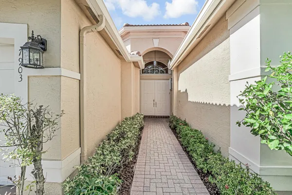 Property Slideshow image 2 of 57 | 7903 ferndale bend dr, Lake Worth, FL, 33467
