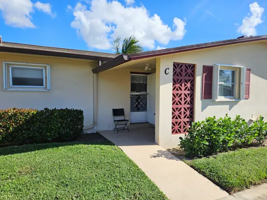 Property Slideshow image 3 of 27 | 2950 crosley dr c, West Palm Beach, FL, 33415