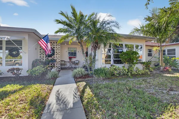 Property Slideshow image 3 of 32 | 4550 nw 2nd st b, Delray Beach, FL, 33445