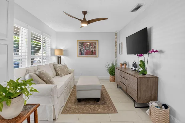 Property Slideshow image 3 of 39 | 1131 boxwood dr 37-c, Delray Beach, FL, 33445