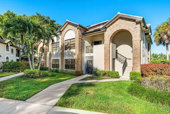Property Slideshow image 2 of 31 | 8057 aberdeen dr 102, Boynton Beach, FL, 33472