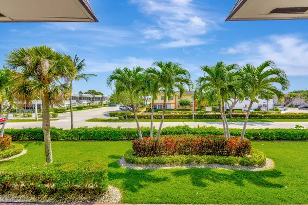 Property Slideshow image 3 of 37 | 52 plymouth f, West Palm Beach, FL, 33417