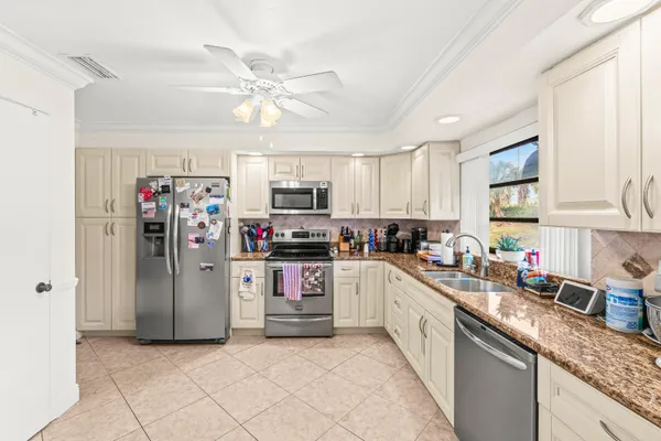 Property Slideshow image 3 of 23 | 4863 hawkwood rd b, Boynton Beach, FL, 33436