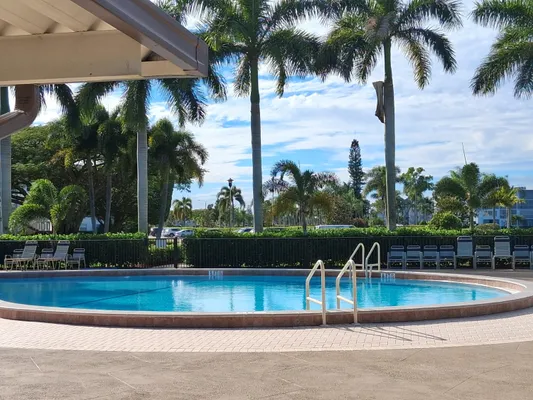 Property Slideshow image 3 of 4 | 548 fanshaw n # 548, Boca Raton, FL, 33434