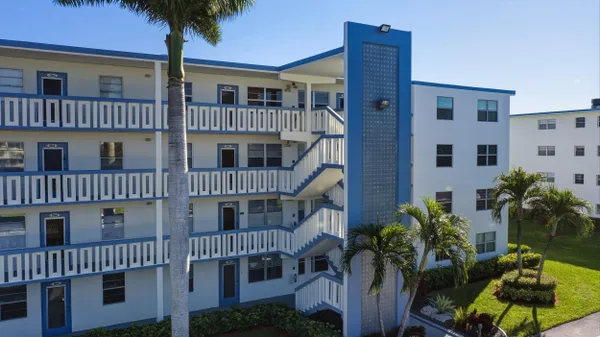 Property Slideshow image 3 of 40 | 3063 yarmouth d, Boca Raton, FL, 33434