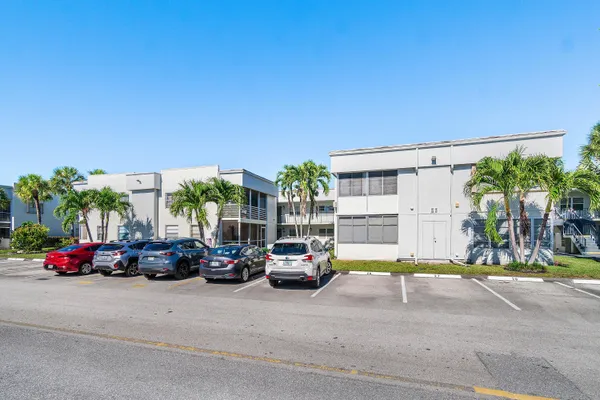 Property Slideshow image 2 of 41 | 566 flanders l # 566, Delray Beach, FL, 33484