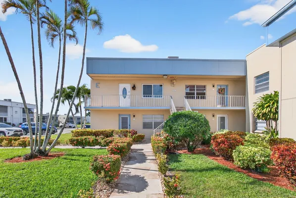 Property Slideshow image 3 of 69 | 222 burgundy e unit e, Delray Beach, FL, 33484