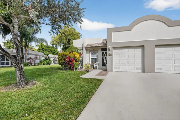 Property Slideshow image 3 of 42 | 9215 flynn cir apt 8, Boca Raton, FL, 33496