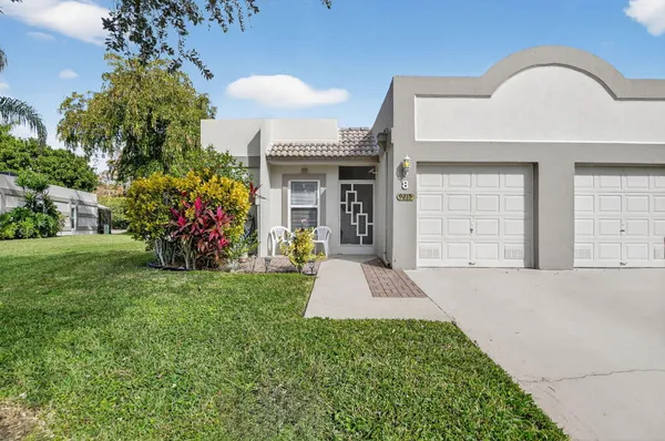 Property Slideshow image 2 of 42 | 9215 flynn cir apt 8, Boca Raton, FL, 33496