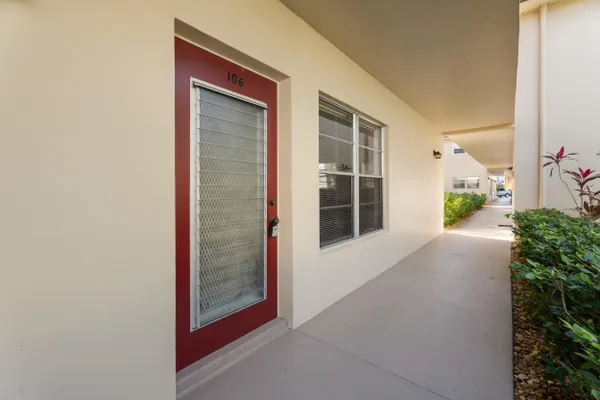 Property Slideshow image 3 of 33 | 26 vista gardens trl 106, Vero Beach, FL, 32962