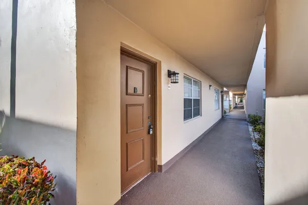 Property Slideshow image 2 of 24 | 642 burgundy, Delray Beach, FL, 33484