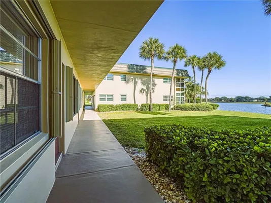 Property Slideshow image 3 of 36 | 36 vista gardens trl 103, Vero Beach, FL, 32962