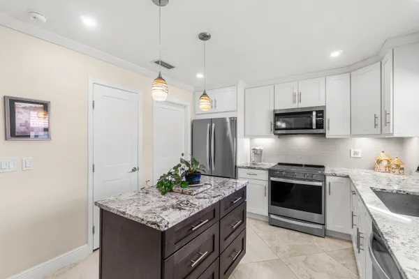 Property Slideshow image 3 of 46 | 9955 cherry tree ter b, Boynton Beach, FL, 33436