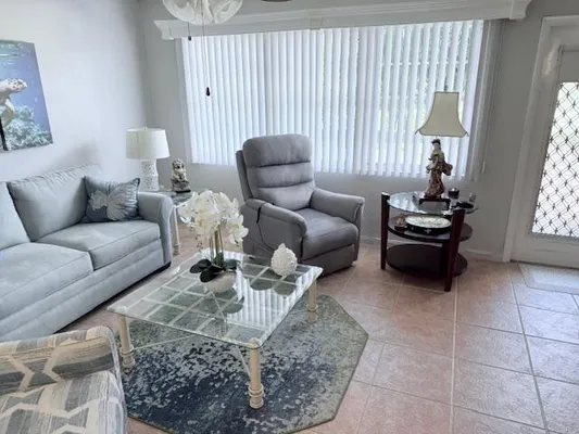 Property Slideshow image 2 of 17 | 2009 cambridge a, Deerfield Beach, FL, 33442