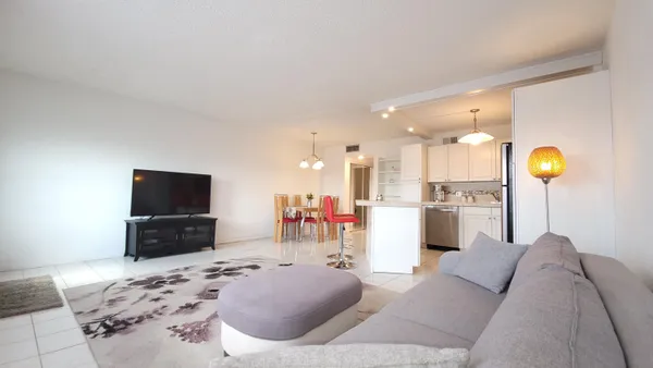 Property Slideshow image 2 of 55 | 405 southampton a, West Palm Beach, FL, 33417