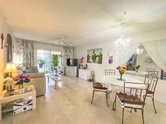 Property Slideshow image 3 of 23 | 2534 garden dr 207, Lake Worth, FL, 33461