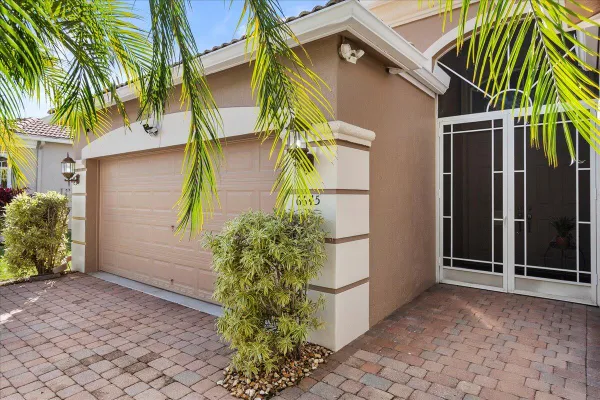Property Slideshow image 3 of 52 | 6645 via alfieri, Lake Worth, FL, 33467