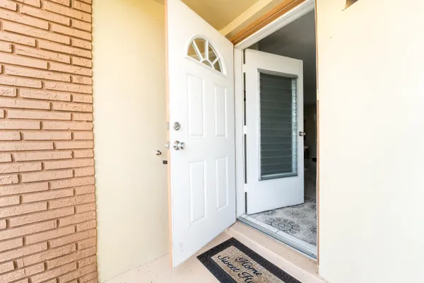 Property Slideshow image 2 of 29 | 2842 crosley dr w d, West Palm Beach, FL, 33415