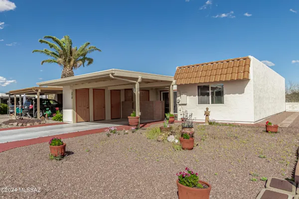 Property Slideshow image 2 of 25 | 374 n calle del chancero, Green Valley, AZ, 85614