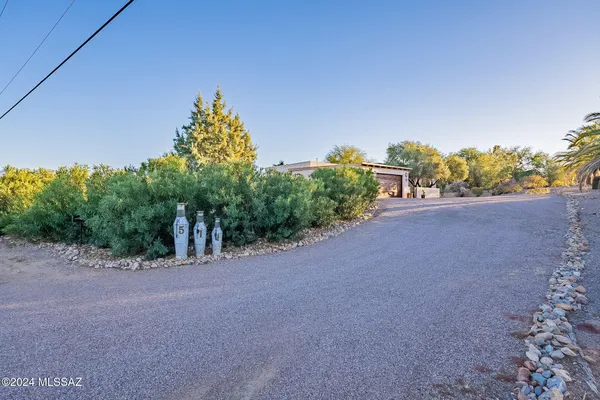 Property Slideshow image 3 of 34 | 511 w continental rd, Green Valley, AZ, 85622
