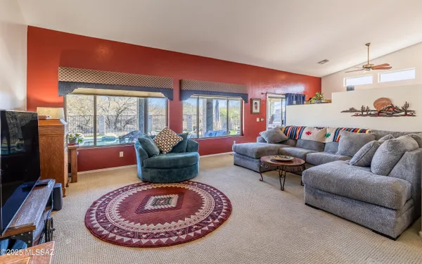 Property Slideshow image 2 of 36 | 1724 n oak hill ln, Green Valley, AZ, 85614