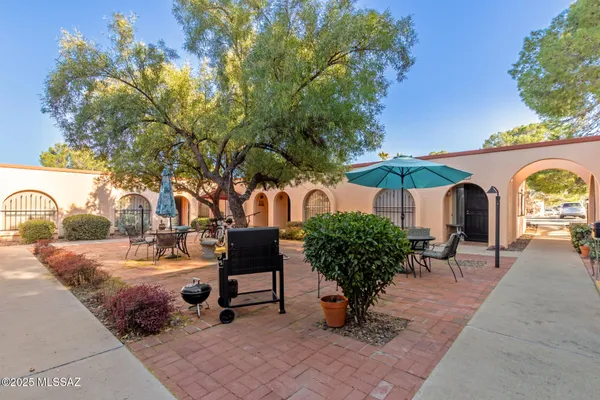 Property Slideshow image 2 of 26 | 175 w calle del ano, Green Valley, AZ, 85614